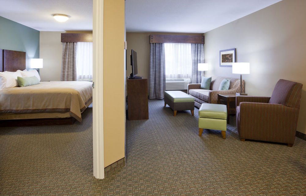 Gateway Park Hotel And Suites - Tea Sioux Falls Room photo