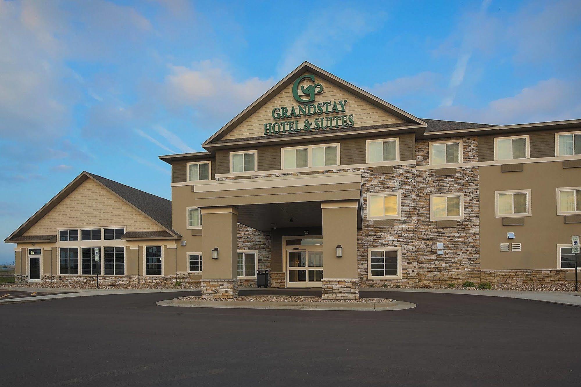 Gateway Park Hotel And Suites - Tea Sioux Falls Exterior photo